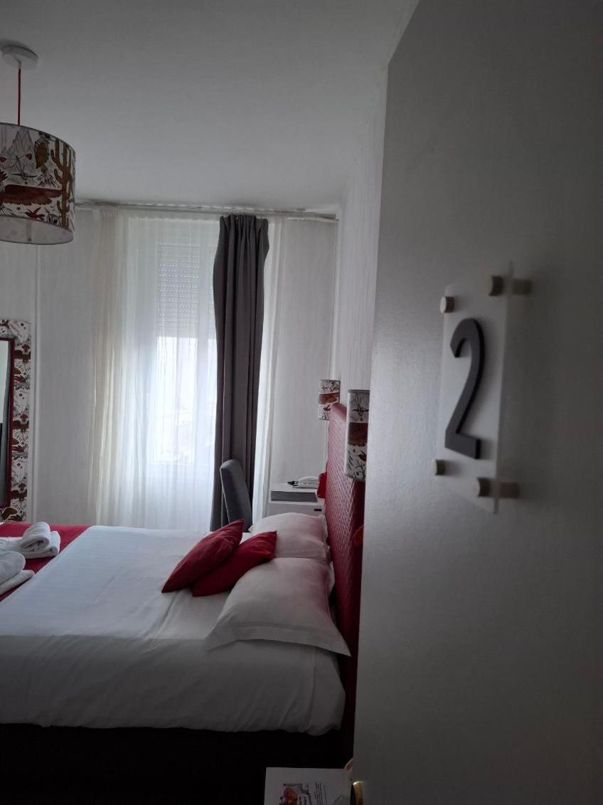 Le Crist'Al, Hotel Familial, Climatise, En Front De Mer Saint-Georges-de-Didonne Zimmer foto