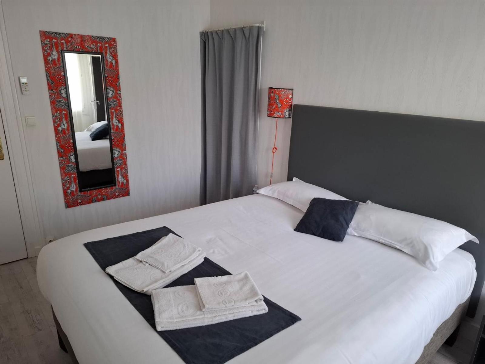 Le Crist'Al, Hotel Familial, Climatise, En Front De Mer Saint-Georges-de-Didonne Zimmer foto